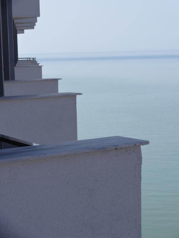 Apartment On Khimshiashvili Batumi Bagian luar foto