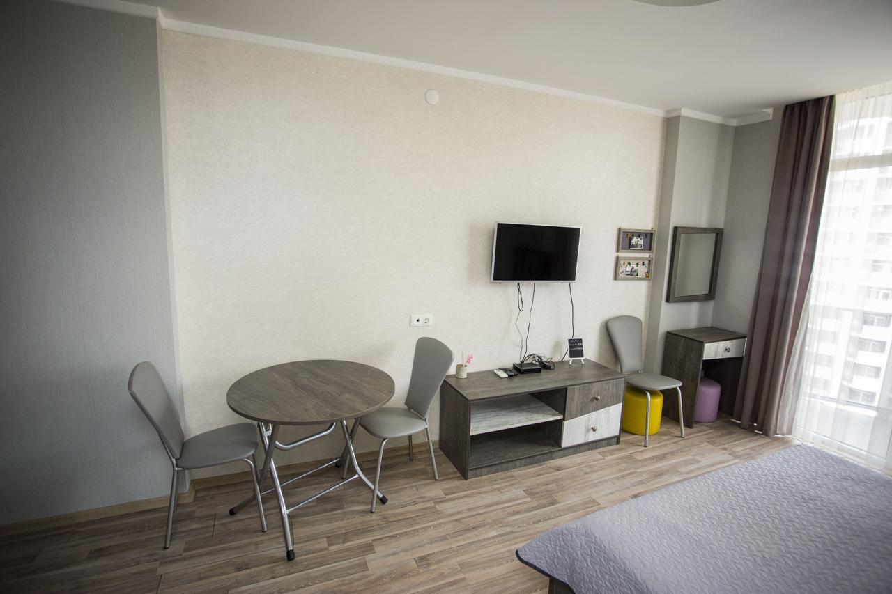 Apartment On Khimshiashvili Batumi Bagian luar foto