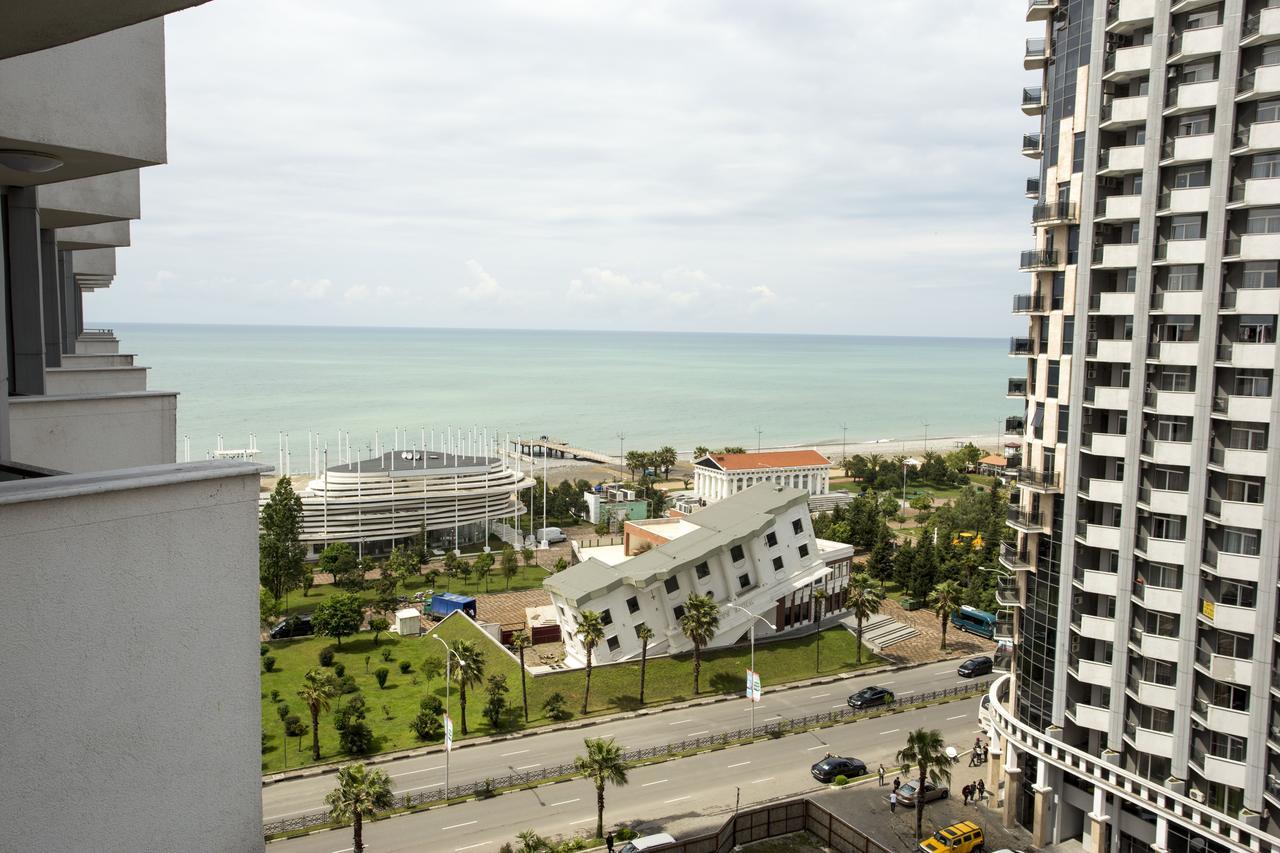 Apartment On Khimshiashvili Batumi Bagian luar foto